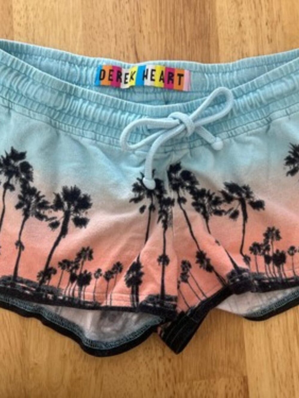 Derek Heart Sunset Beach Shorts Size Small 🏖️